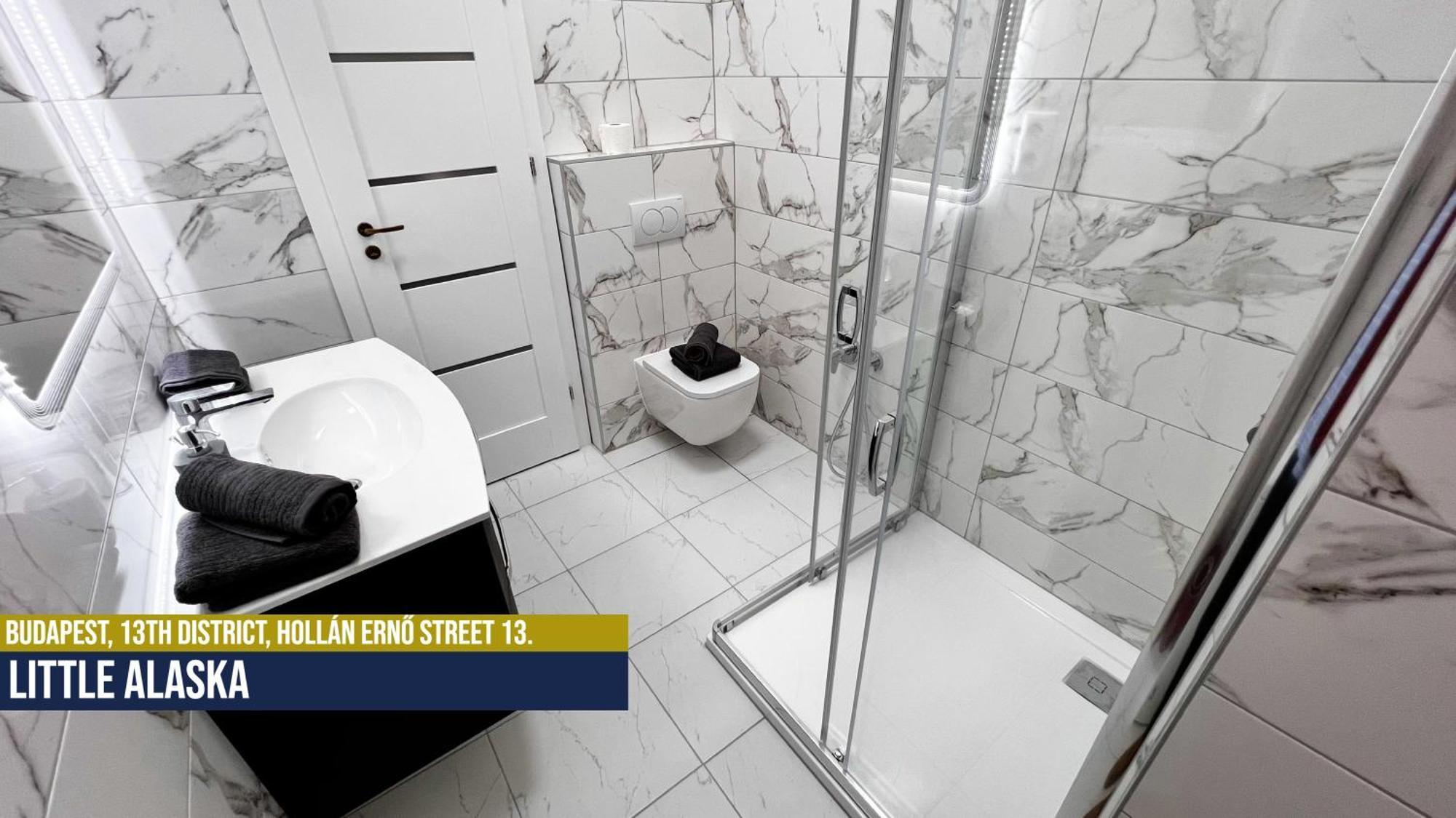 Little Americas Alaska Apartment Будапеща Екстериор снимка