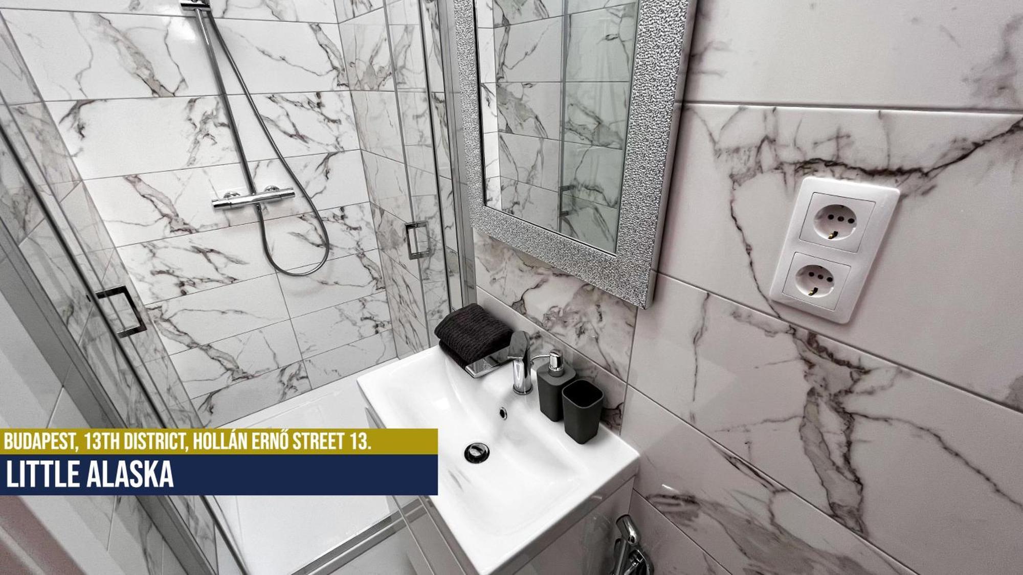 Little Americas Alaska Apartment Будапеща Екстериор снимка